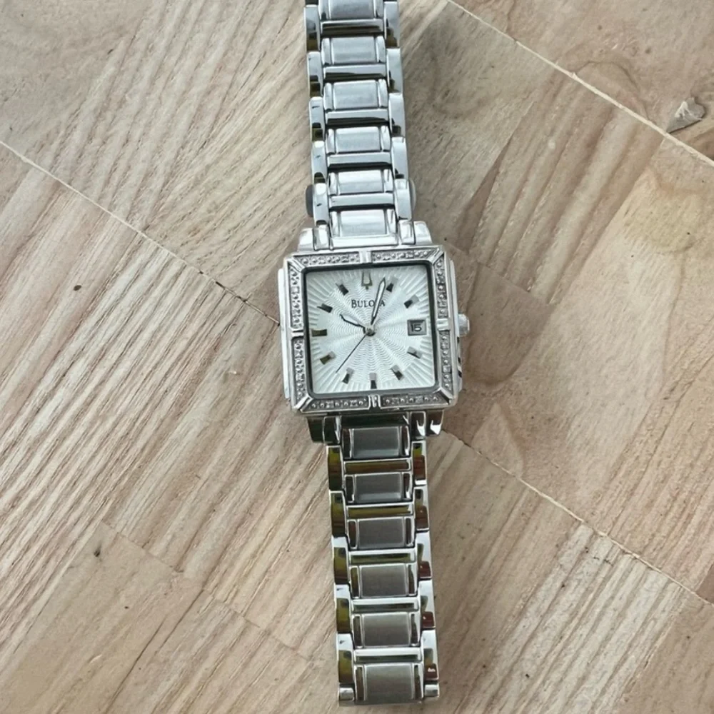 Bulova ladies square diamond dress watch NEW BATTERY